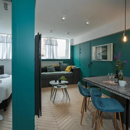 Astoria An Urban * Aix-les-Bains