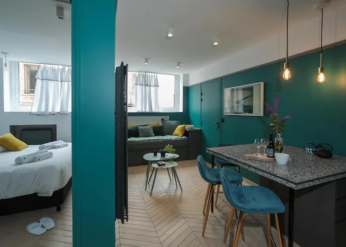 Astoria An Urban * إيكس ليه با